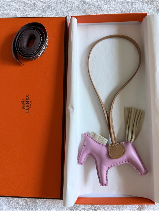 Hermes Accessories - Hermès Mauve and Tan Rodeo Bag Charm